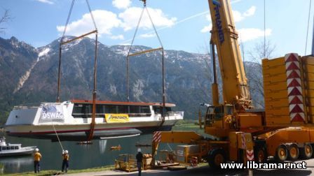 Heavy Lift Crane Launching